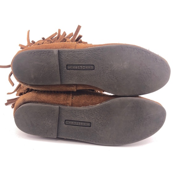Minnetonka 1632 3-Layer Fringe Moccasin Boots 7 - Picture 6 of 11